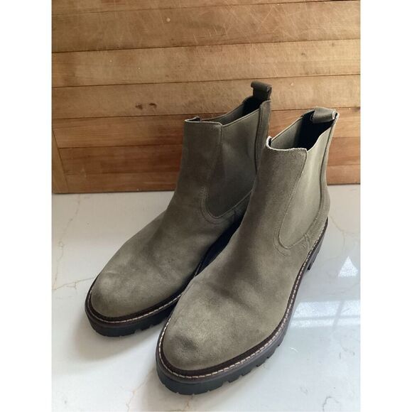 NEW Caslon Womens Miller Chelsea Ankle Boot Sz 9 Olive Suede - Picture 1 of 8